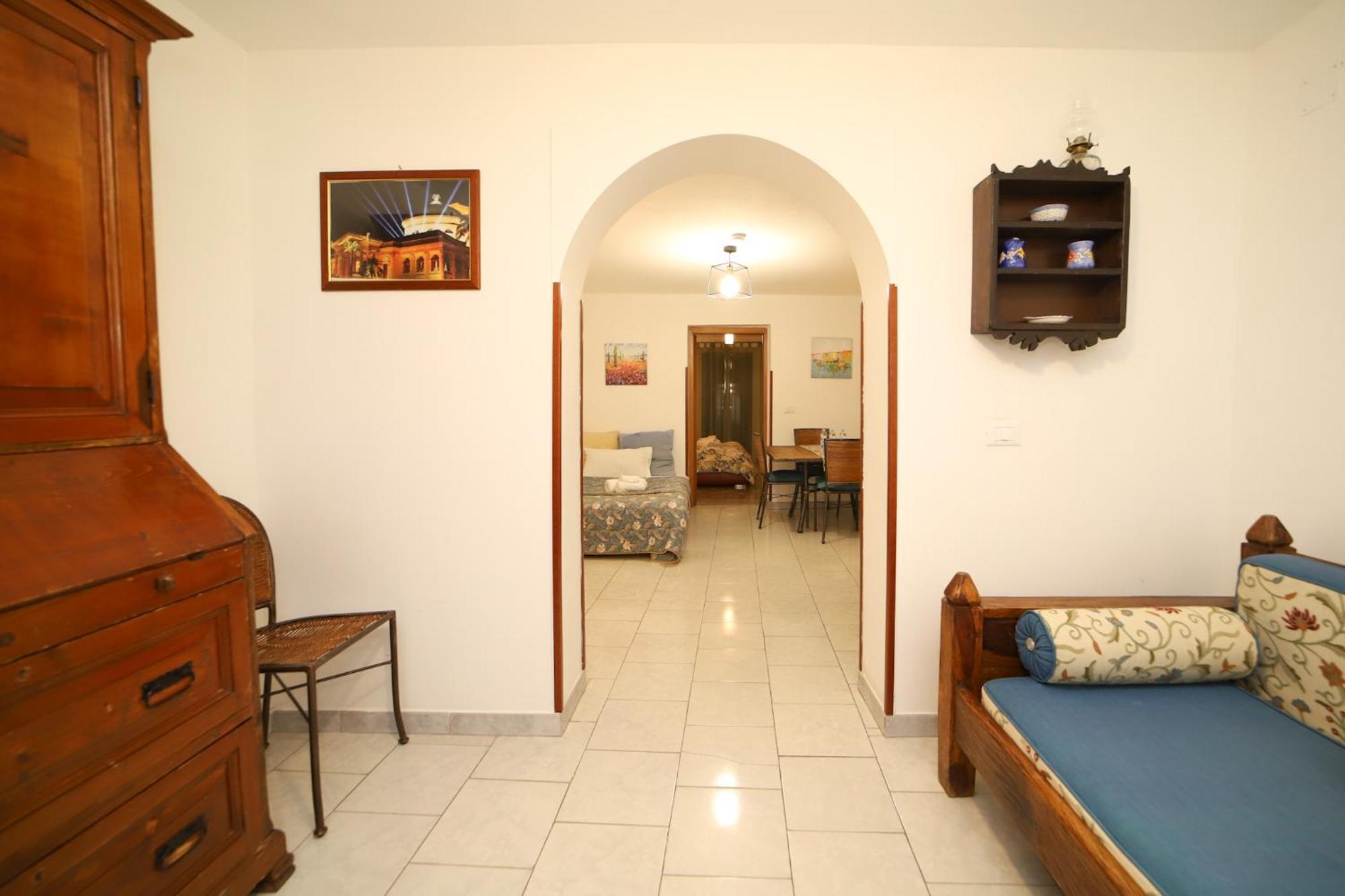 דירות פלרמו Colonna House Casa Tra La Zisa E La Cattedrale מראה חיצוני תמונה